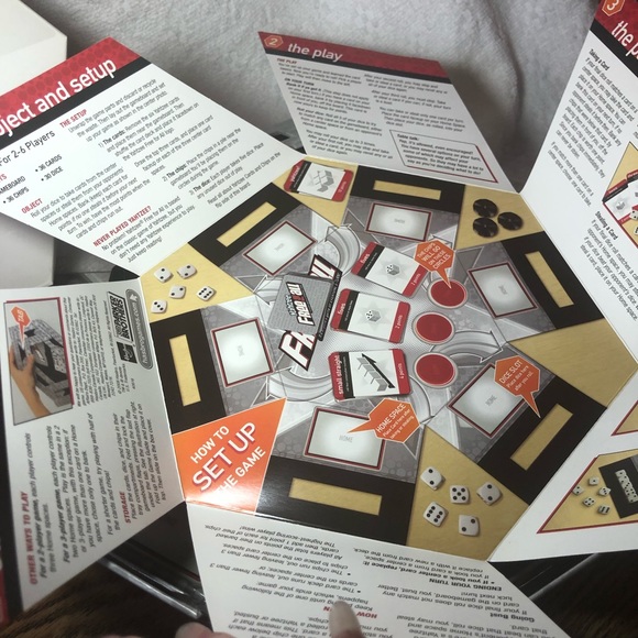 Yahtzee Free for All family dice game from Parker Brothers - Picture 6 of 10